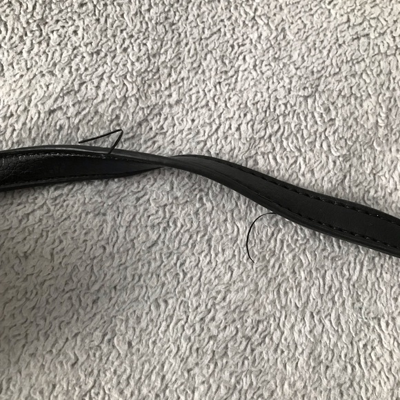 TOMMY HILFIGER Cross-Body Black Bag - Picture 6 of 6